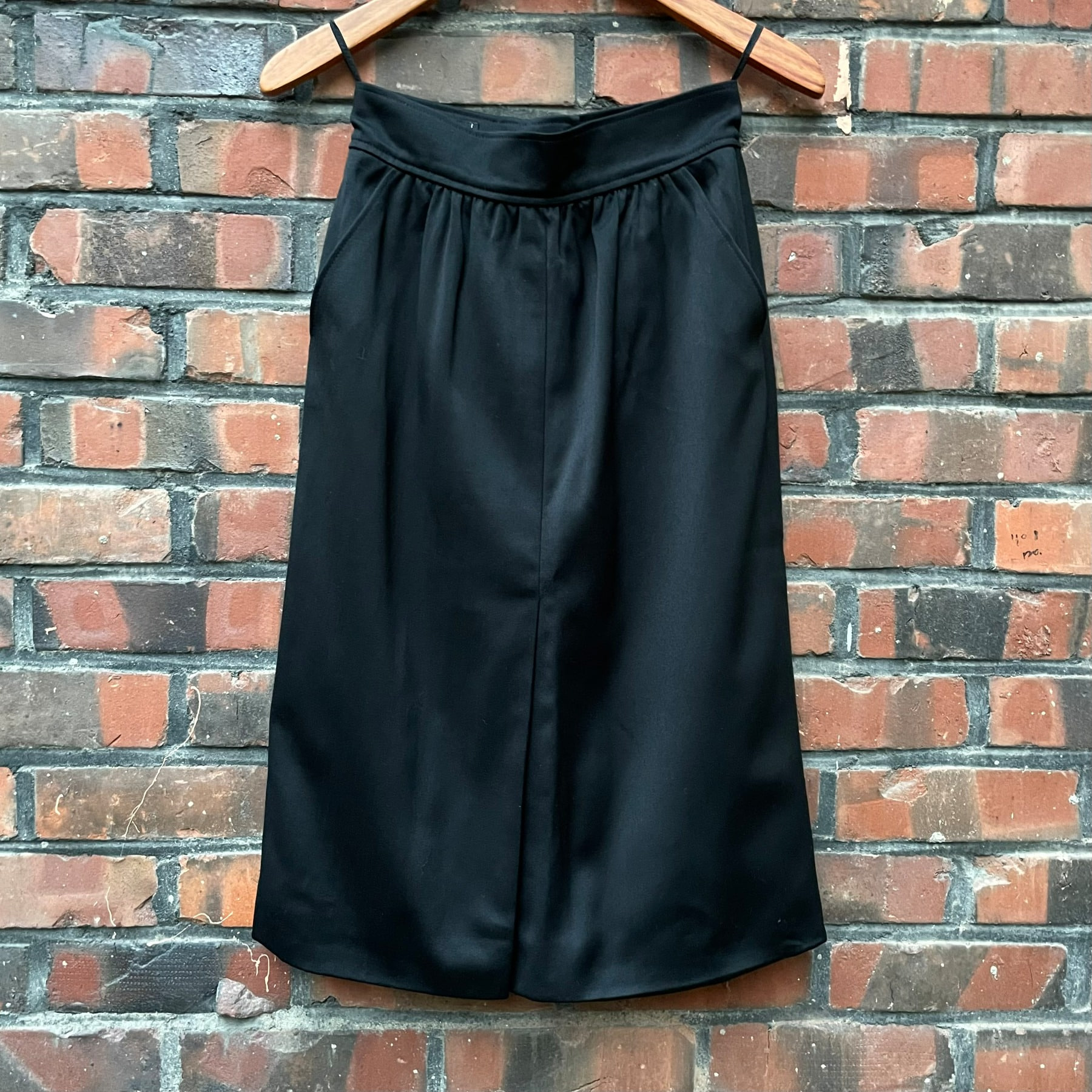 80&#039;s Chanel Skirt (Made in FRANCE) - 24inch